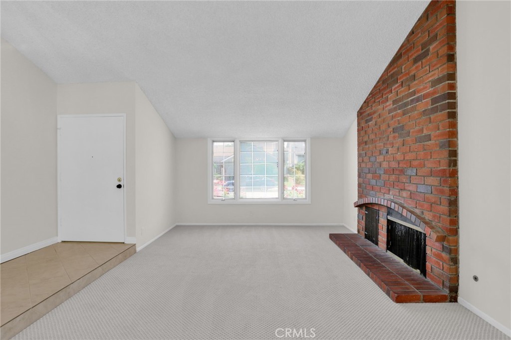 4223 Paseo de Plata