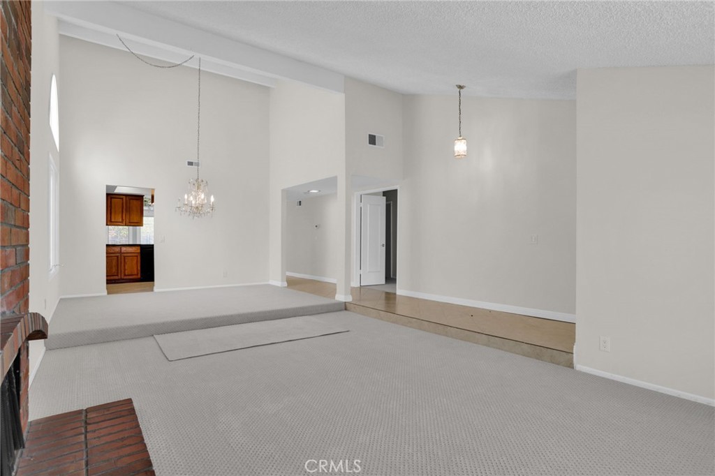 4223 Paseo de Plata