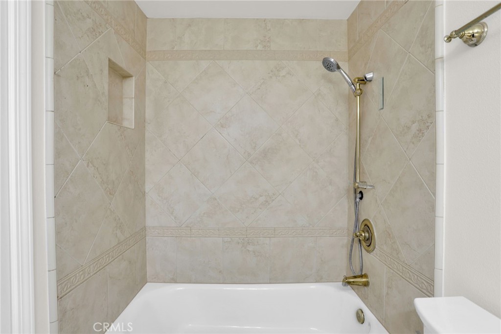 4223 Paseo de Plata