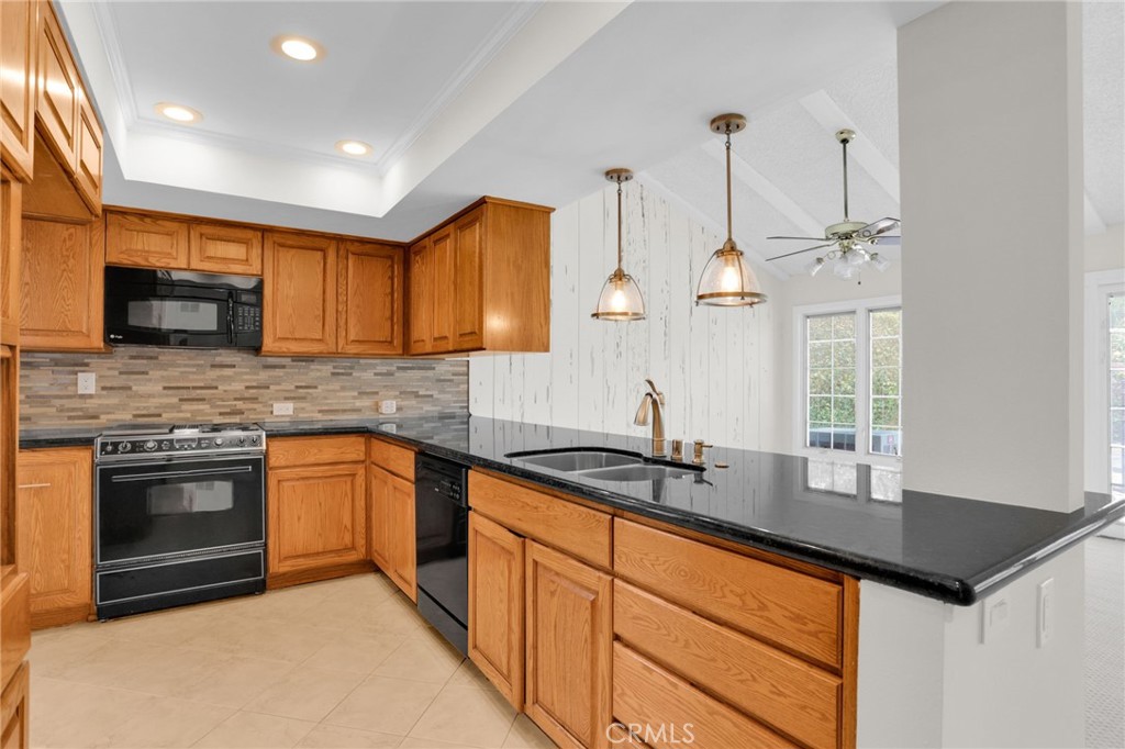 4223 Paseo de Plata