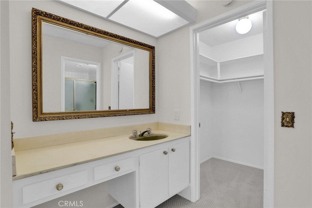 4223 Paseo de Plata