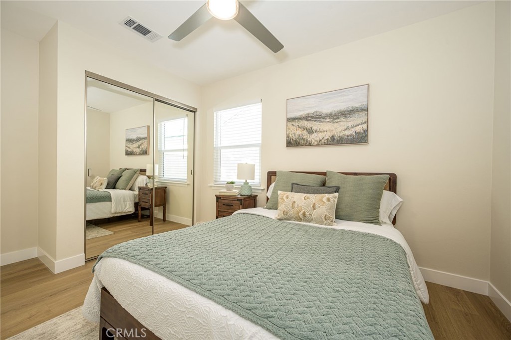 1807 Marinette Street