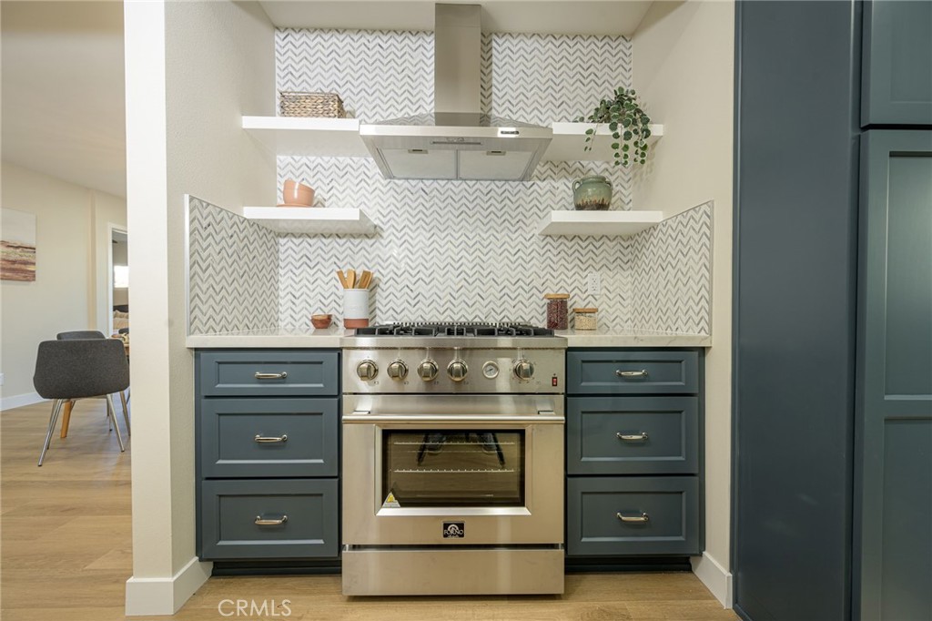 1807 Marinette Street