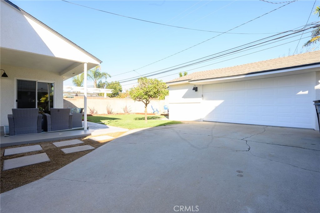 1807 Marinette Street