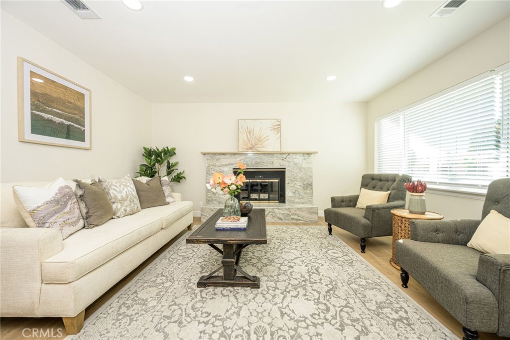 1807 Marinette Street