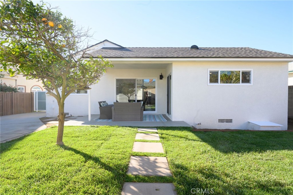 1807 Marinette Street