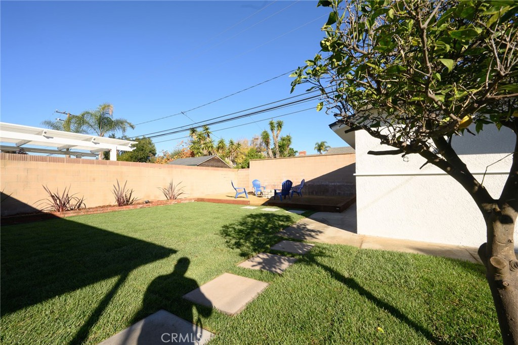 1807 Marinette Street