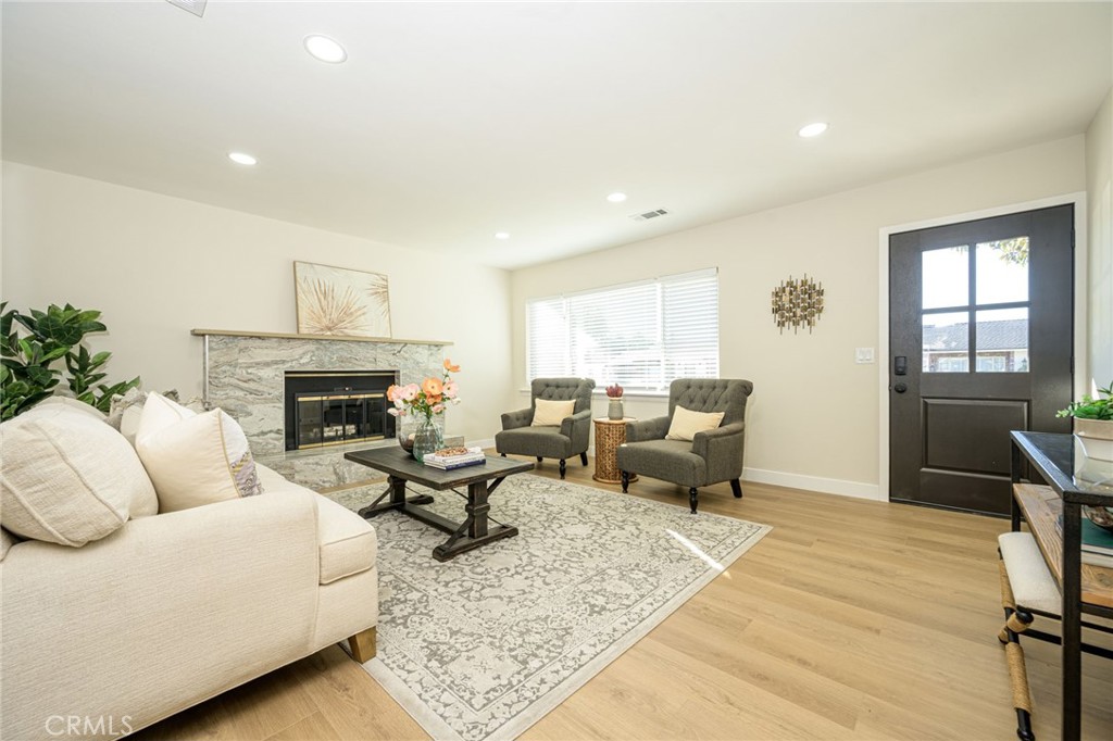 1807 Marinette Street