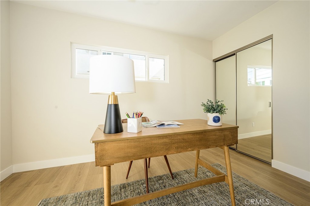 1807 Marinette Street