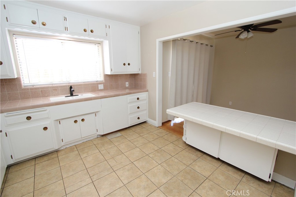 1633 East 1st Street 4