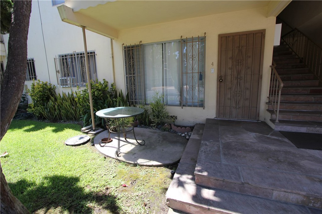 1633 East 1st Street 4