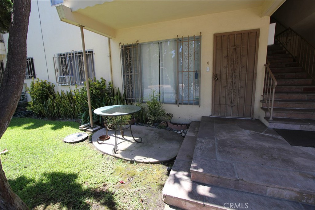 1633 East 1st Street 4