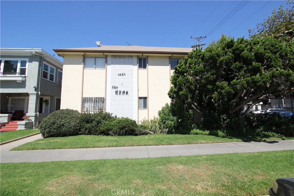 1633 East 1st Street 4