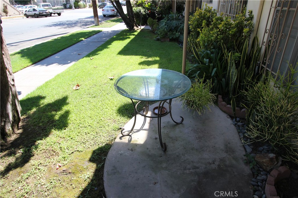 1633 East 1st Street 4