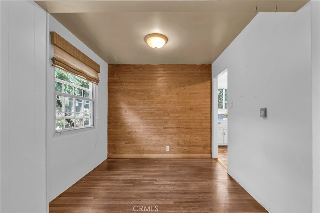 8812 De Haviland Avenue