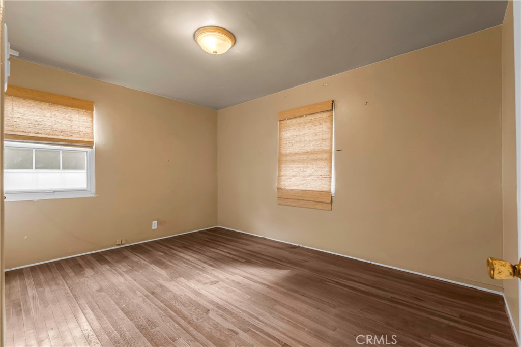 8812 De Haviland Avenue