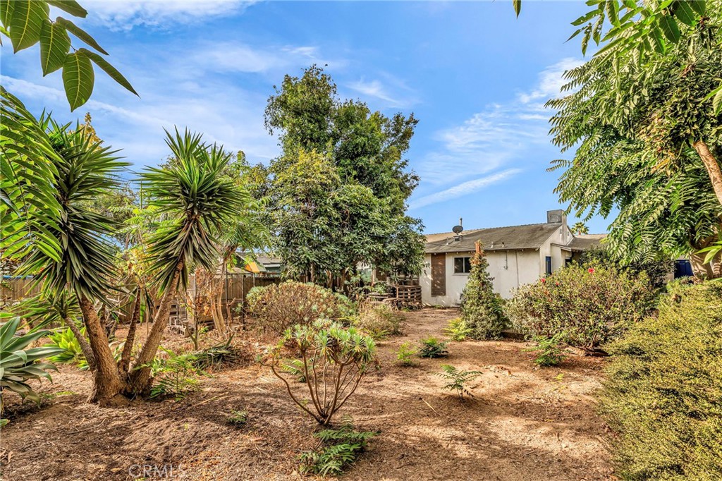 8812 De Haviland Avenue