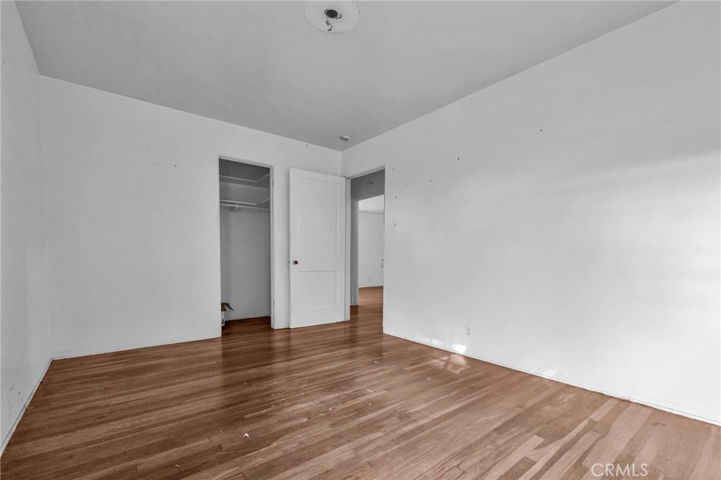 8812 De Haviland Avenue