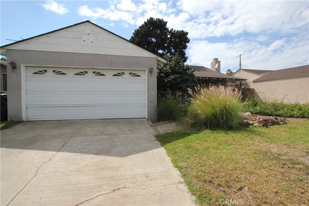 8815 Glider Avenue