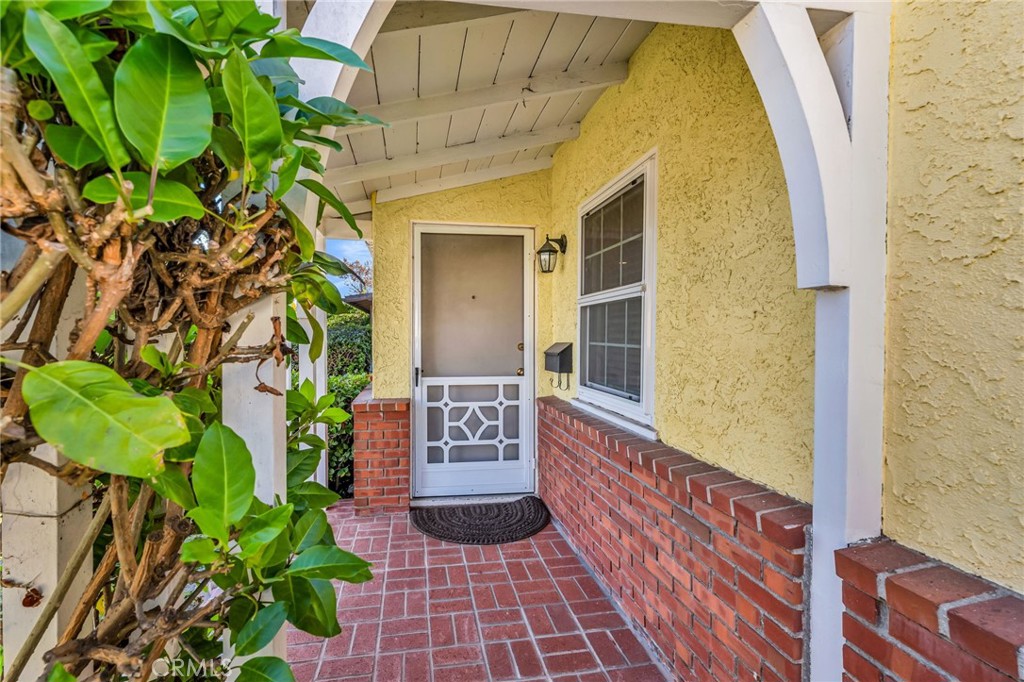 8711 8711 Lilienthal Avenue