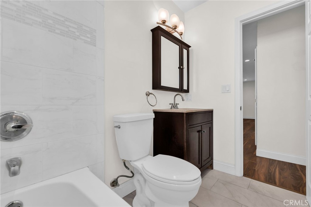 8711 8711 Lilienthal Avenue