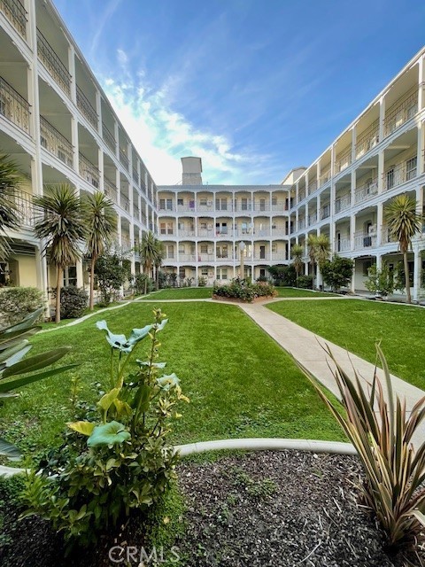 4125 S Figueroa Street 101