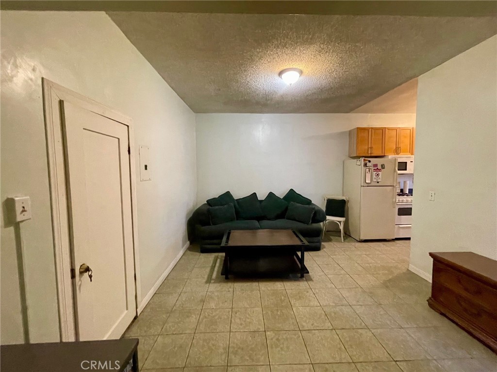4125 S Figueroa Street 101