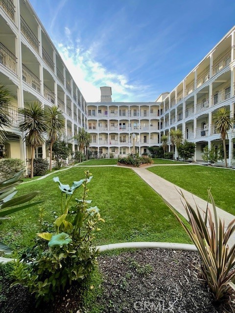 4125 S Figueroa Street 101