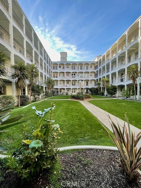 4125 S Figueroa Street 101