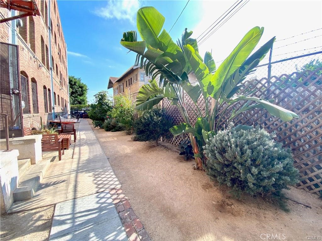 4125 S Figueroa Street 101