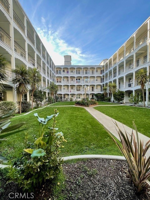 4125 S Figueroa Street 101