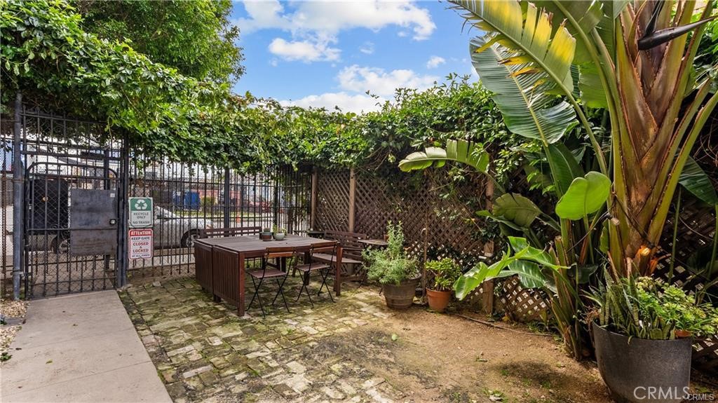 4125 S Figueroa Street 101