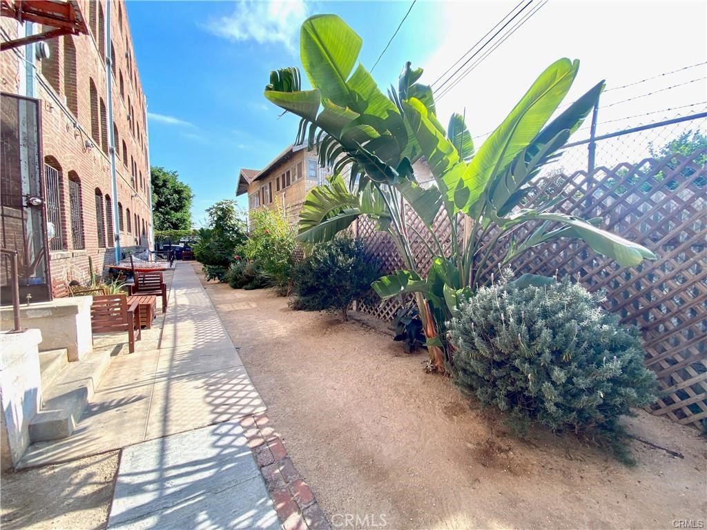 4125 S Figueroa Street 101