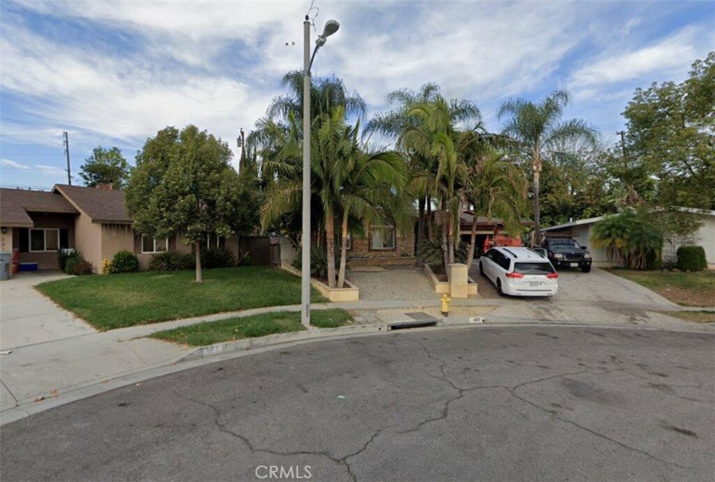 680 N Valencia