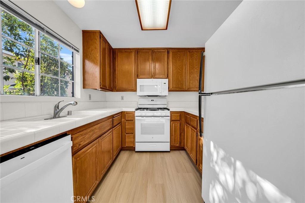 2800 Plaza Del Amo 425