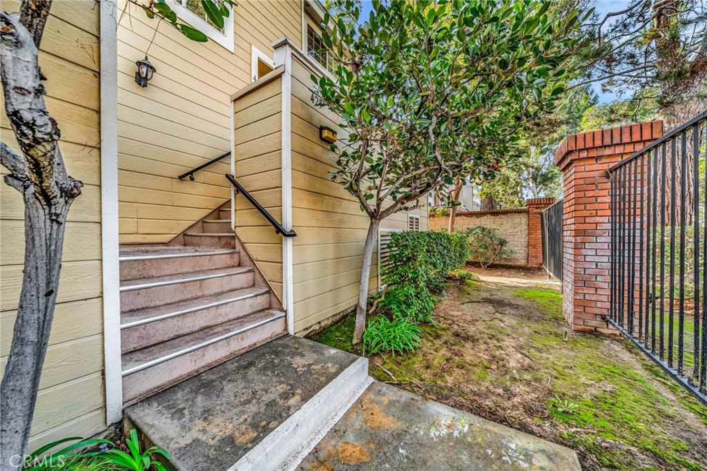 2800 Plaza Del Amo 425