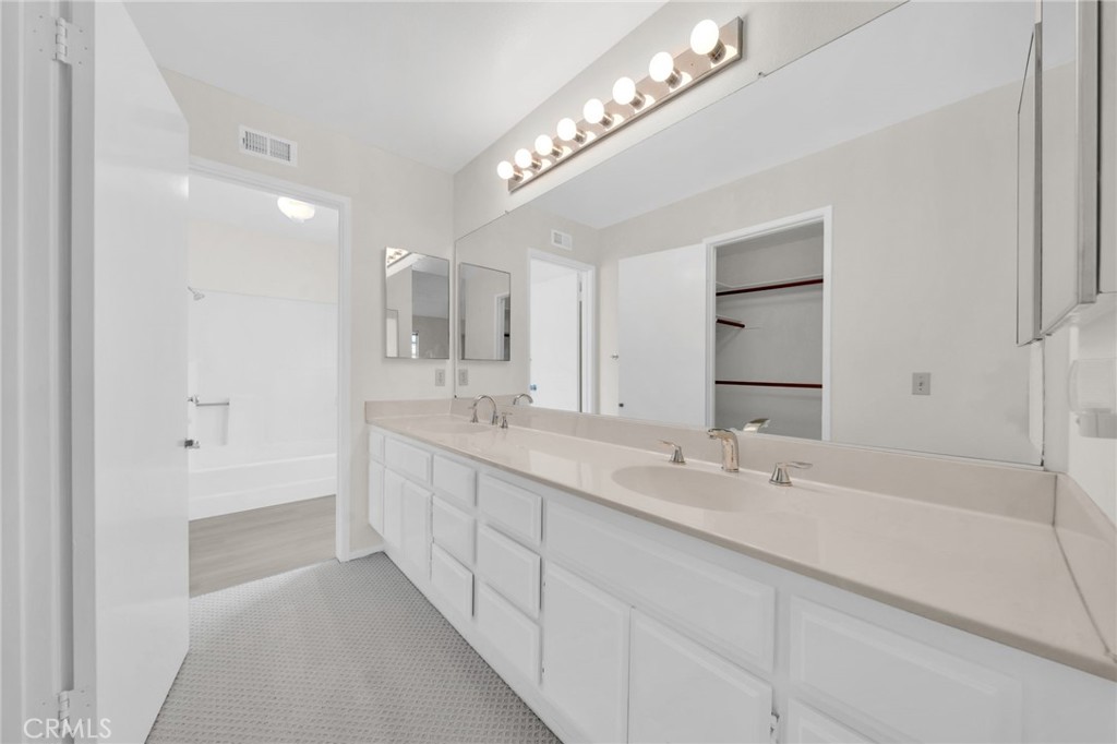 2800 Plaza Del Amo 425