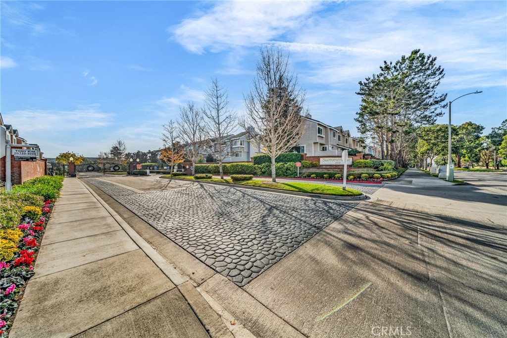 2800 Plaza Del Amo 425