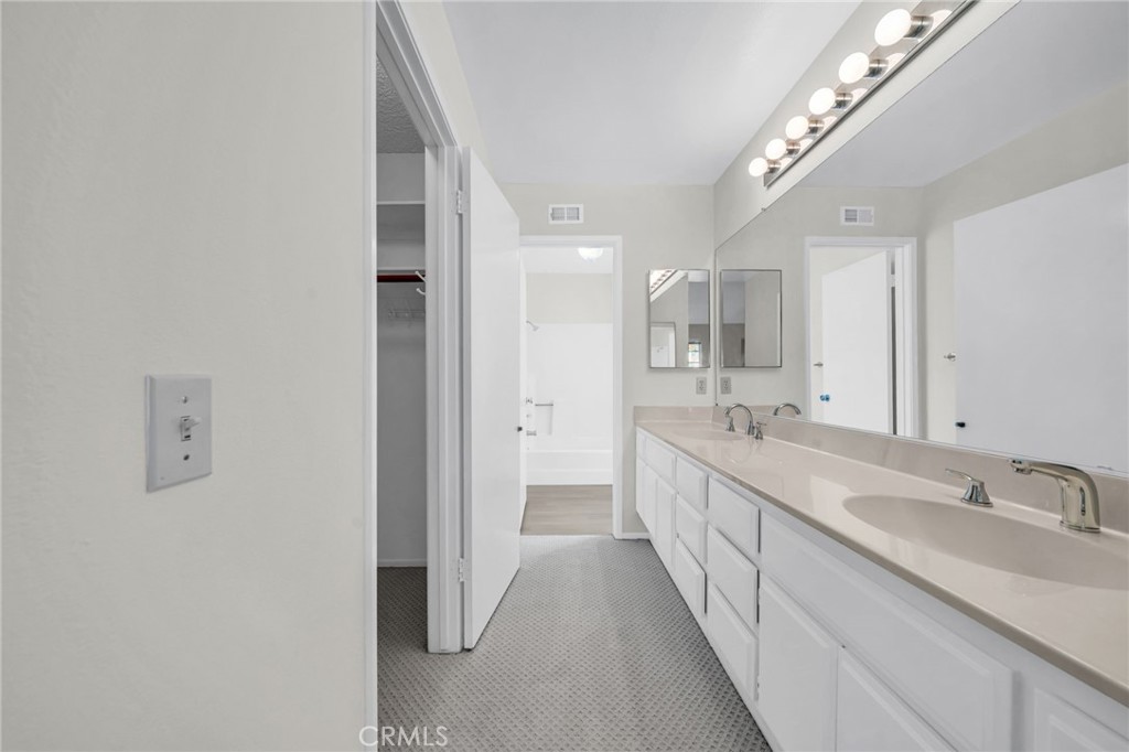 2800 Plaza Del Amo 425