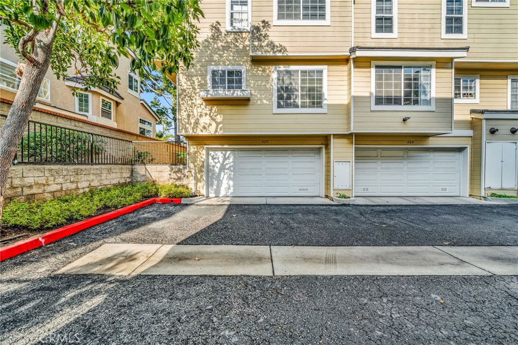 2800 Plaza Del Amo 425