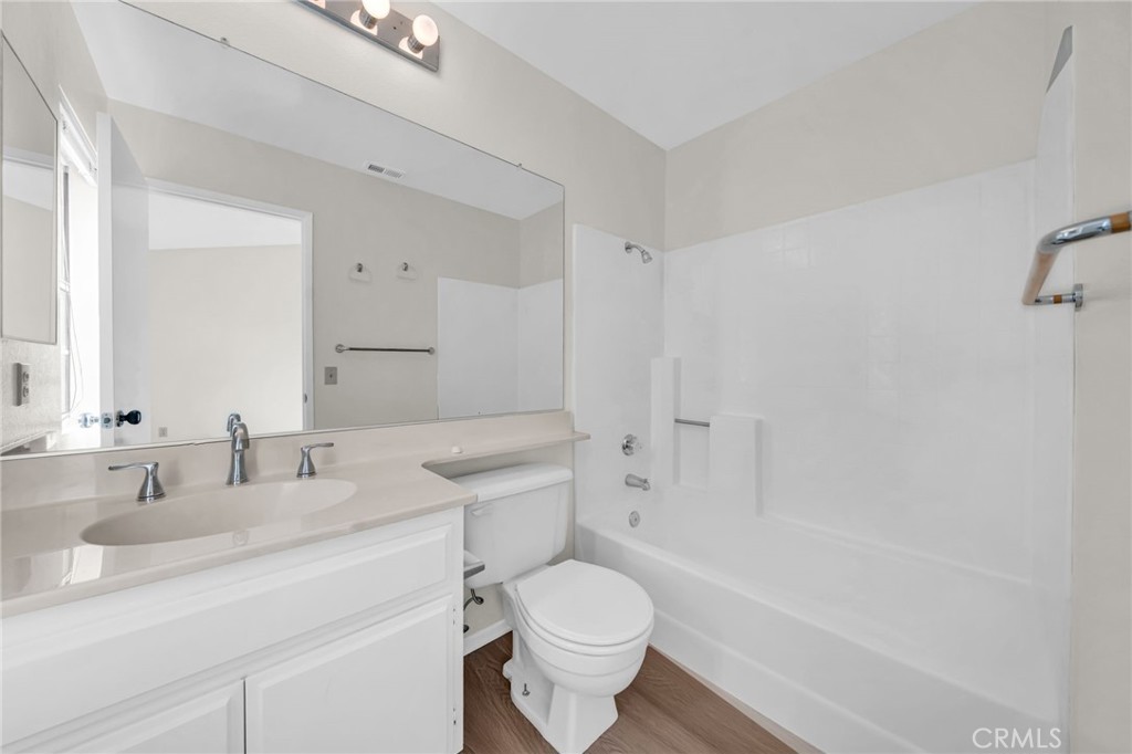 2800 Plaza Del Amo 425