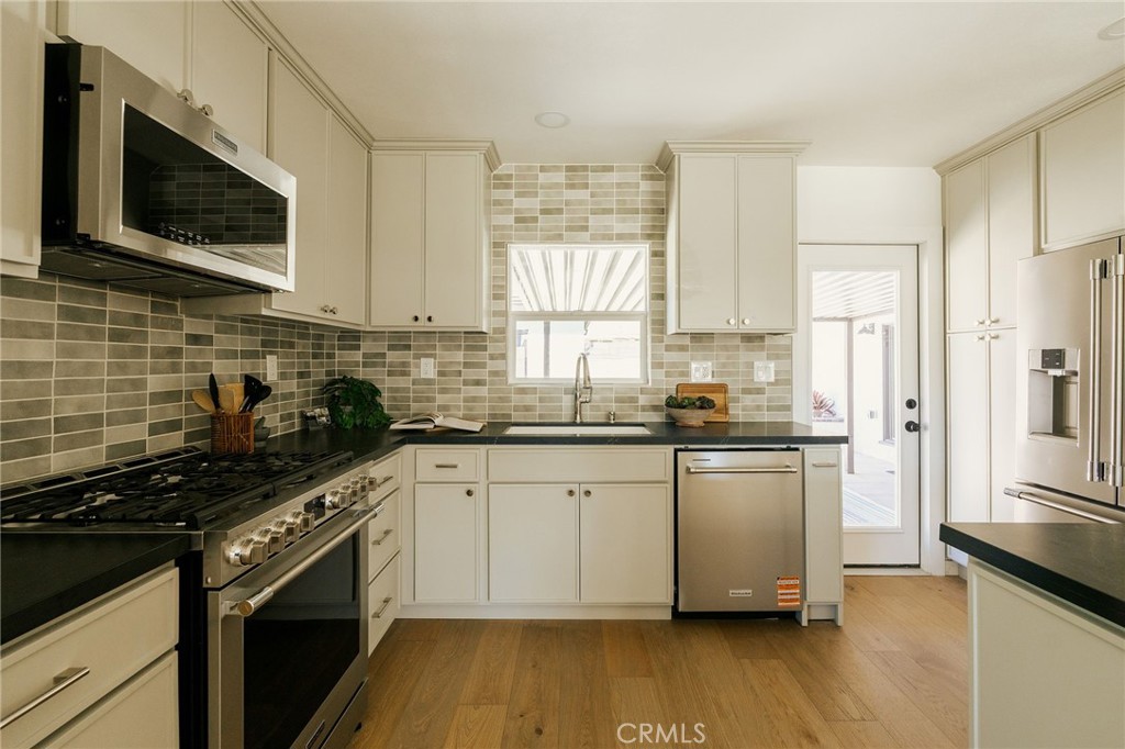 5837 E Gossamer Street