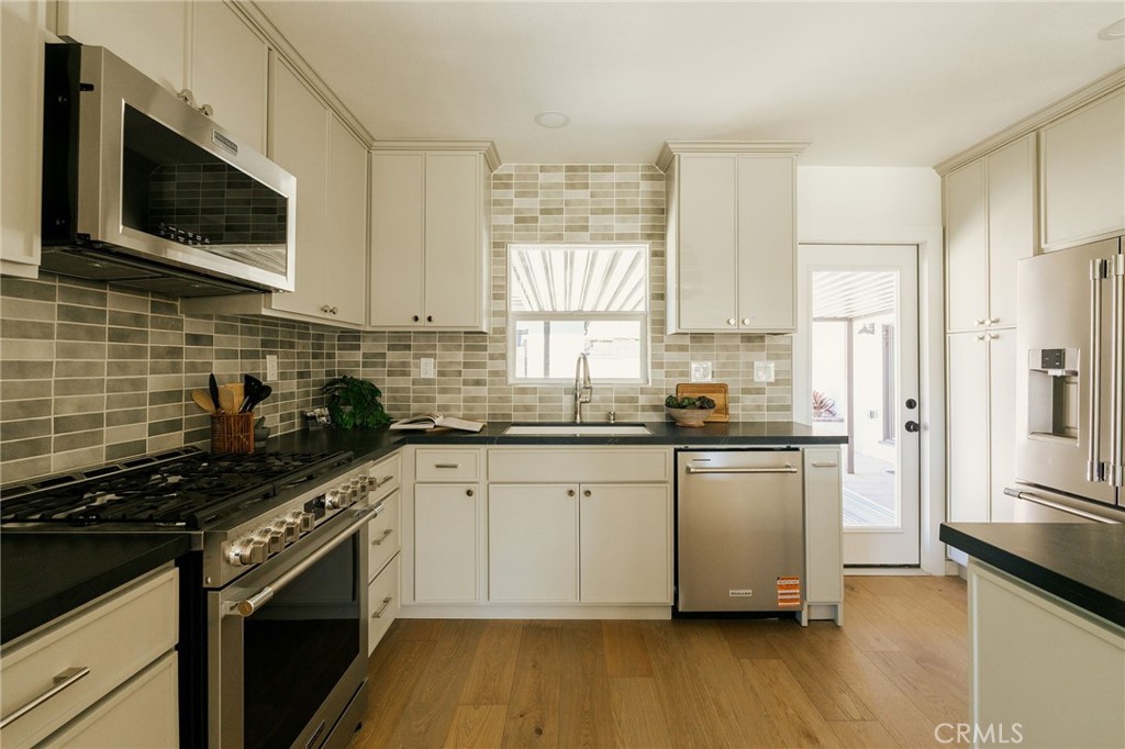 5837 E Gossamer Street