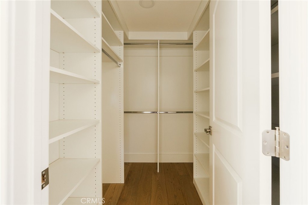 5837 E Gossamer Street