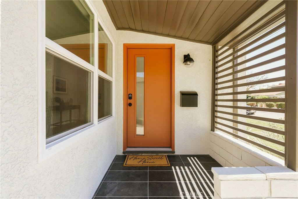 5837 E Gossamer Street