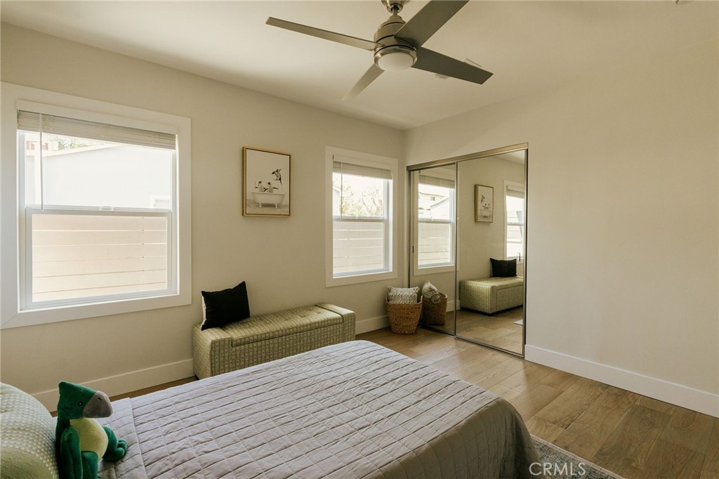 5837 E Gossamer Street