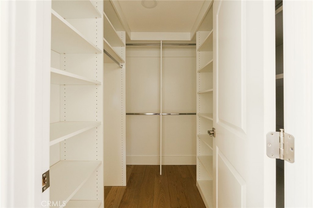 5837 E Gossamer Street