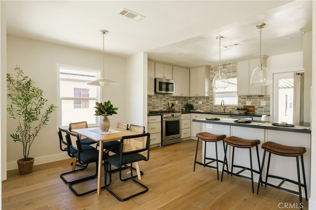 5837 E Gossamer Street