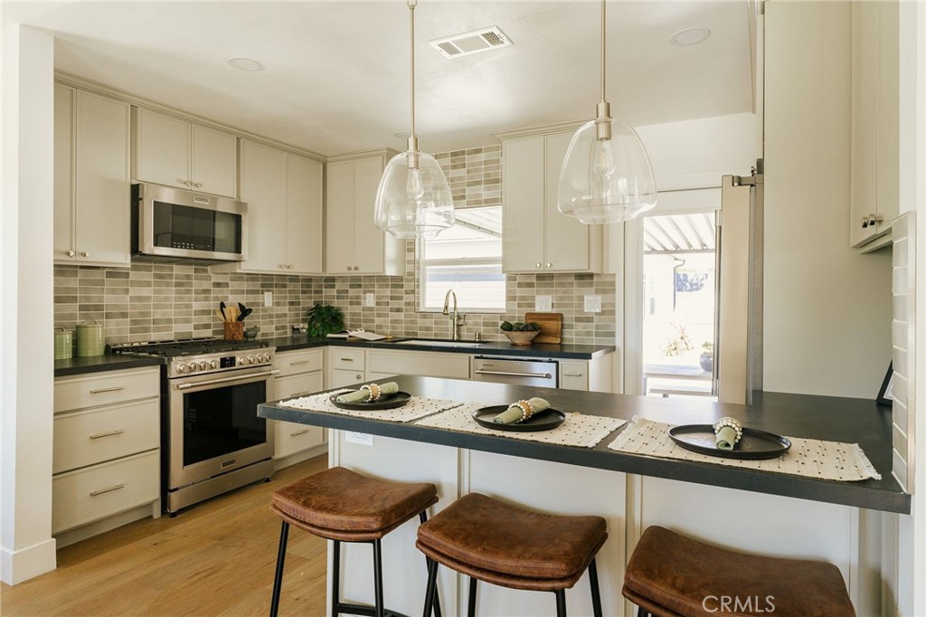 5837 E Gossamer Street