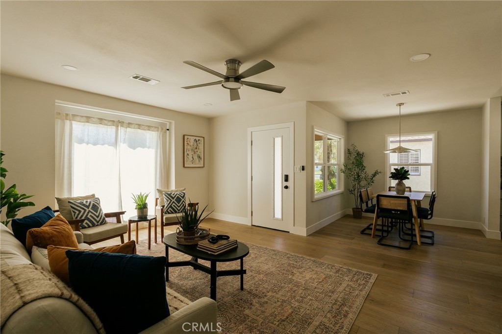 5837 E Gossamer Street